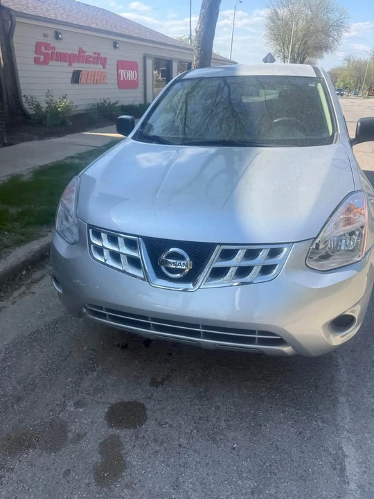 2011 Nissan Rogue - Image 2 of 7
