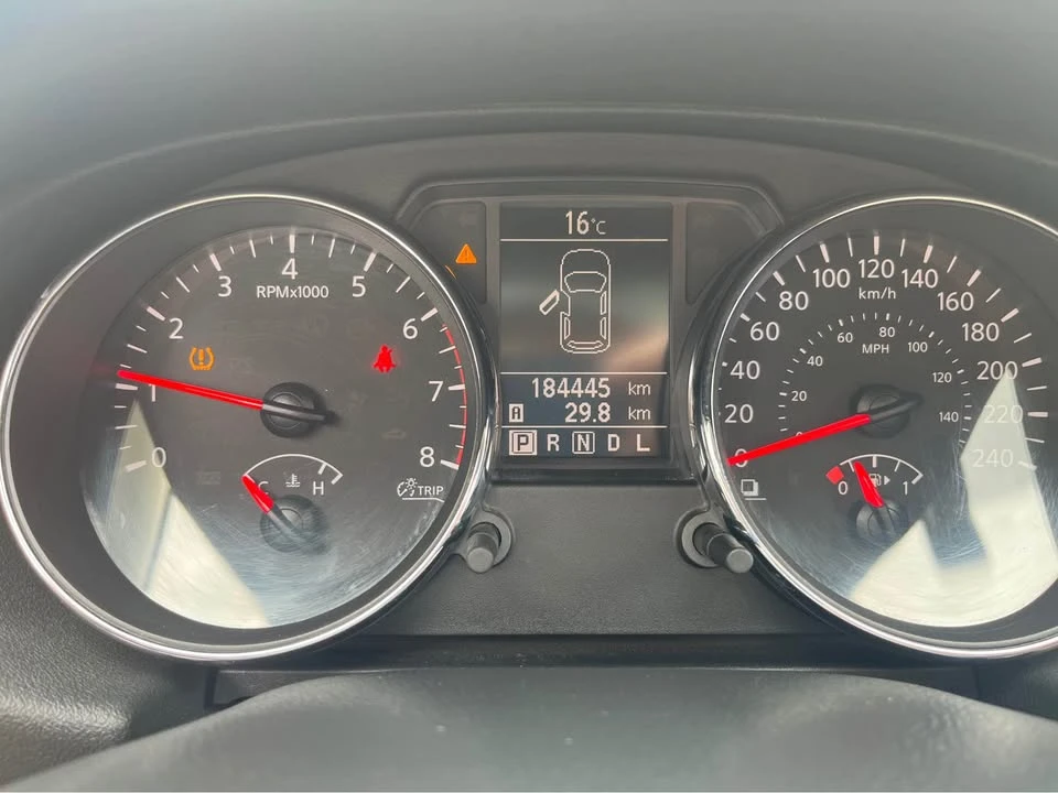 2011 Nissan Rogue - Image 16 of 18