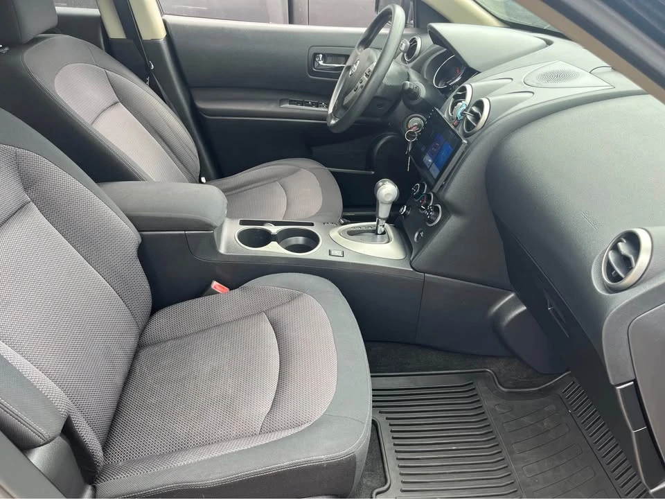 2011 Nissan Rogue - Image 10 of 18