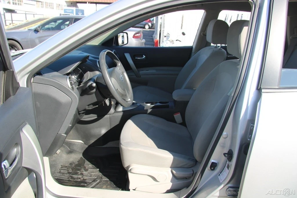 2011 Nissan Rogue - Image 12 of 21