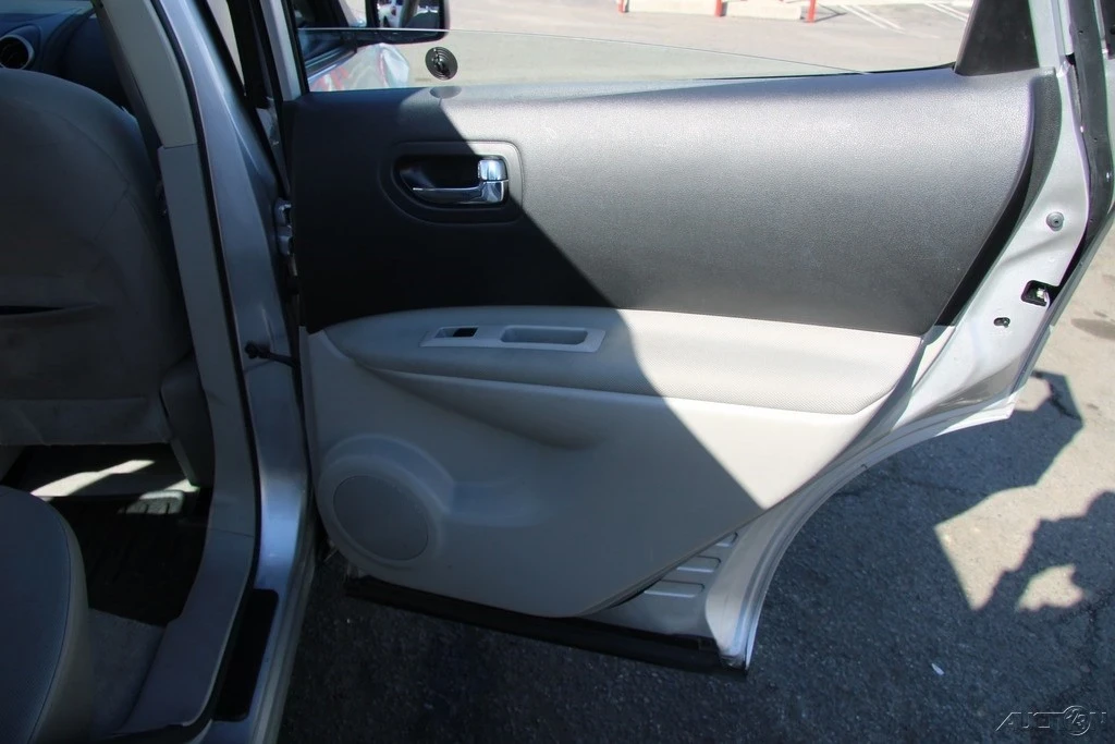2011 Nissan Rogue - Image 21 of 21