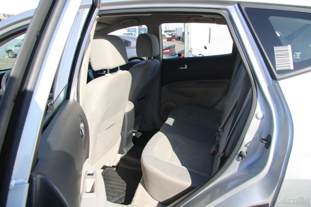 2011 Nissan Rogue - Image 19 of 21