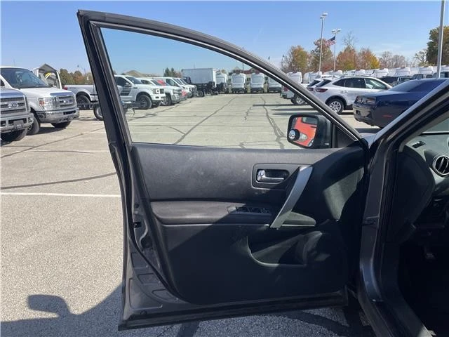 2011 Nissan Rogue - Image 19 of 21