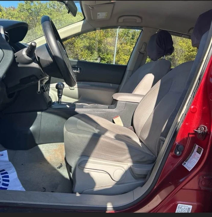 2011 Nissan Rogue - Image 9 of 14
