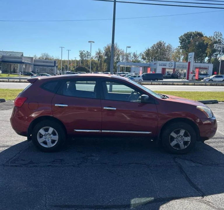 2011 Nissan Rogue - Image 6 of 14