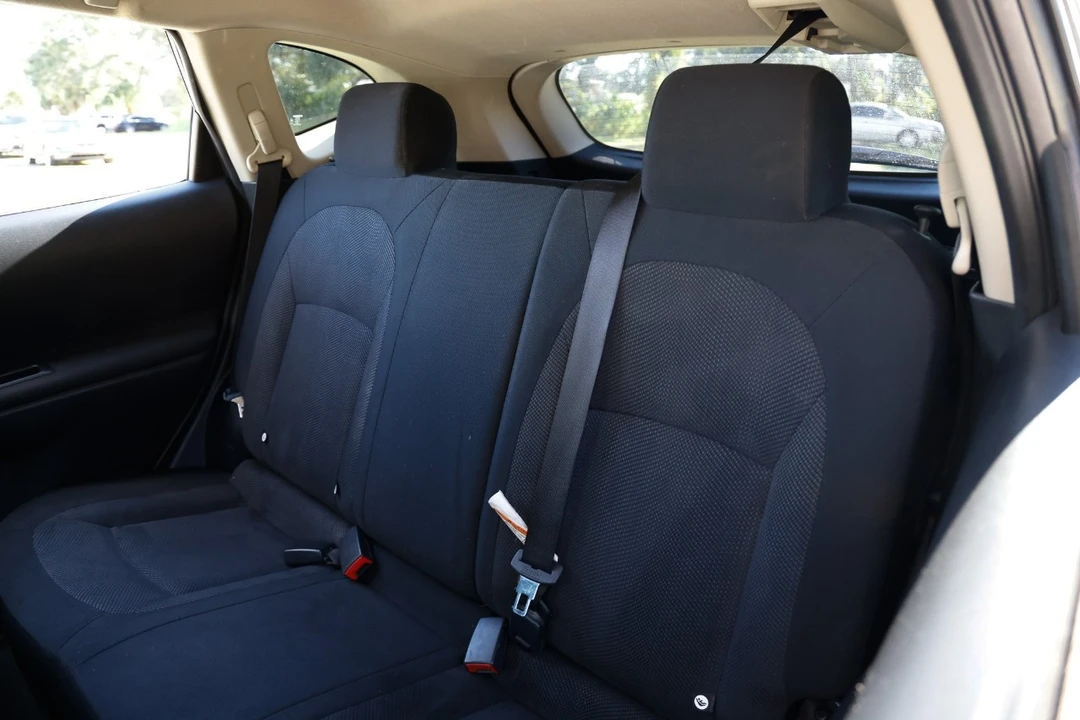 2011 Nissan Rogue - Image 8 of 12