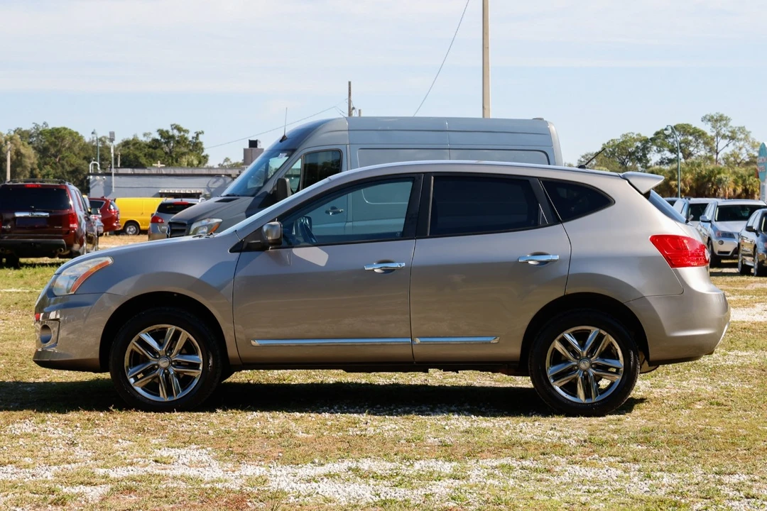 2011 Nissan Rogue - Image 3 of 12