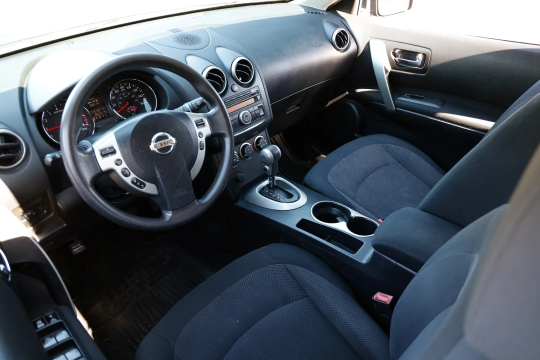 2011 Nissan Rogue - Image 4 of 12