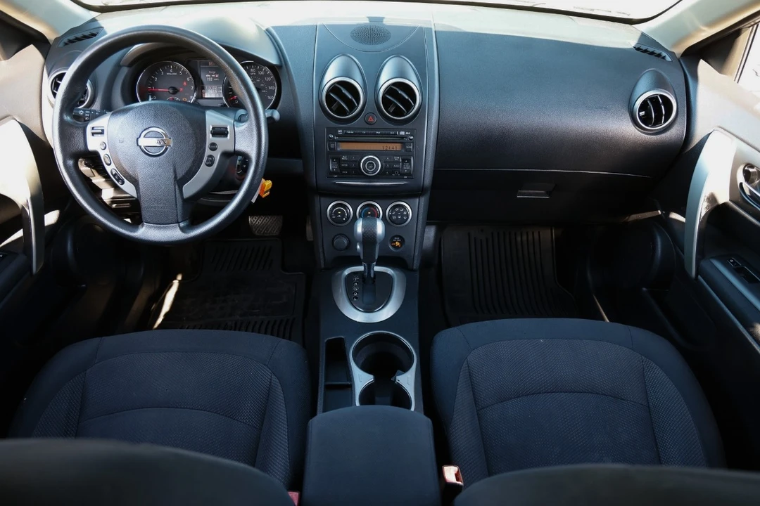 2011 Nissan Rogue - Image 2 of 12