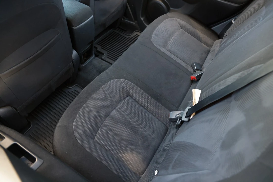 2011 Nissan Rogue - Image 10 of 12