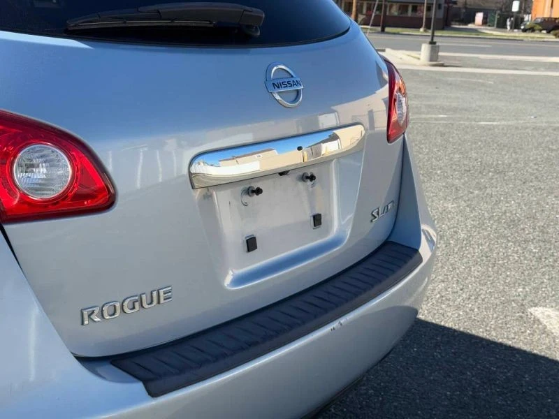 2011 Nissan Rogue - Image 8 of 12