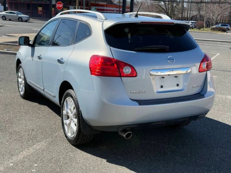 2011 Nissan Rogue - Image 10 of 12