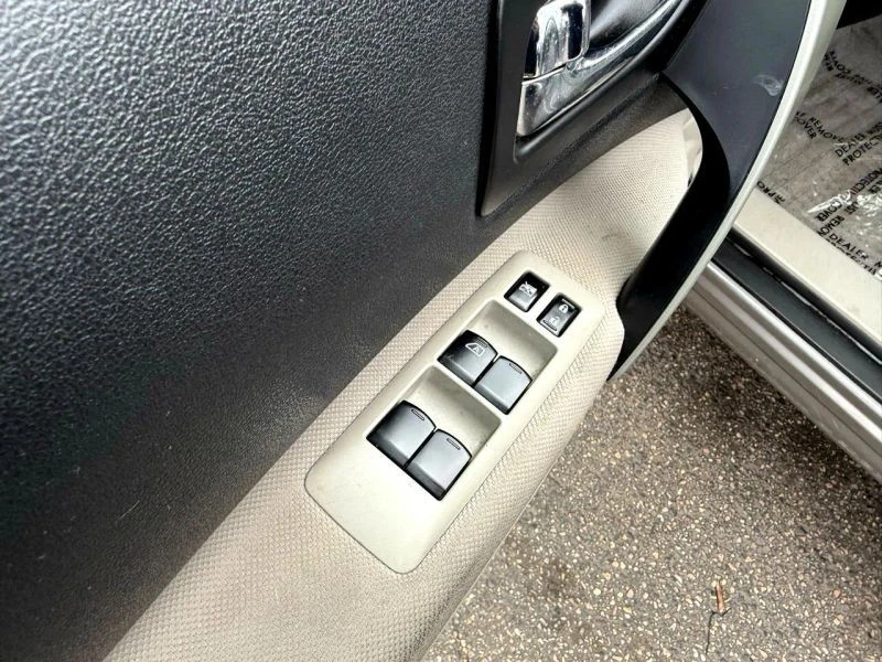 2011 Nissan Rogue - Image 10 of 12