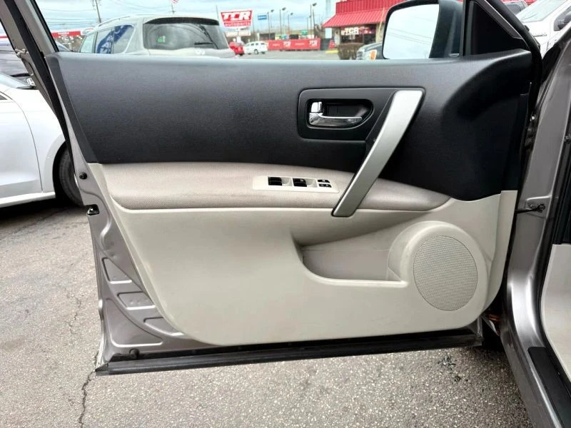 2011 Nissan Rogue - Image 11 of 12