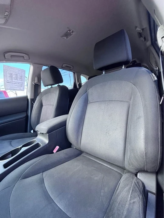 2011 Nissan Rogue - Image 4 of 5
