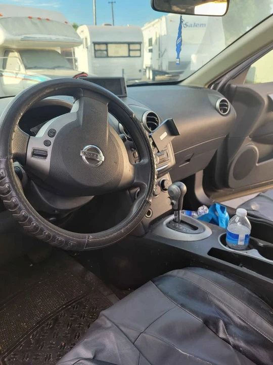 2011 Nissan Rogue - Image 11 of 14