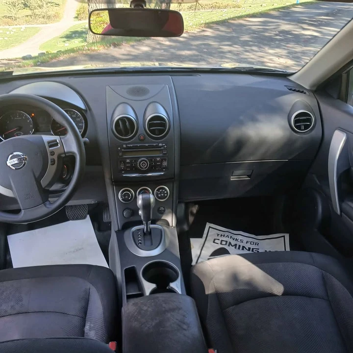 2011 Nissan Rogue - Image 8 of 9