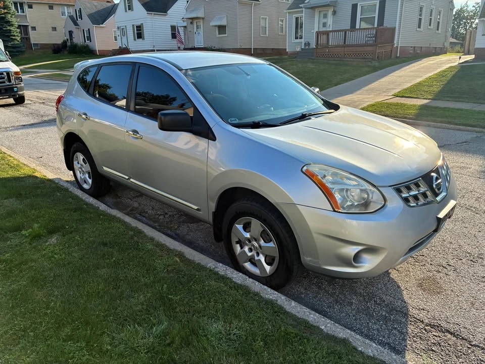 2011 Nissan Rogue - Image 8 of 11