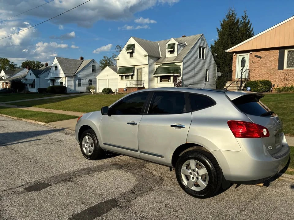 2011 Nissan Rogue - Image 3 of 11