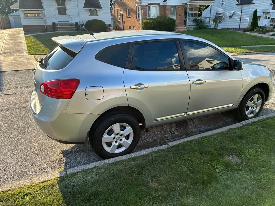2011 Nissan Rogue - Image 7 of 11
