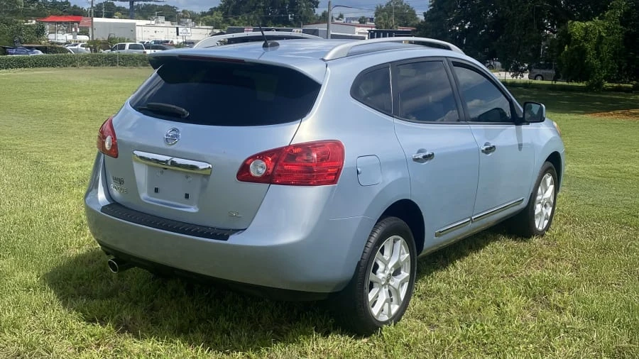 2011 Nissan Rogue - Image 2 of 10