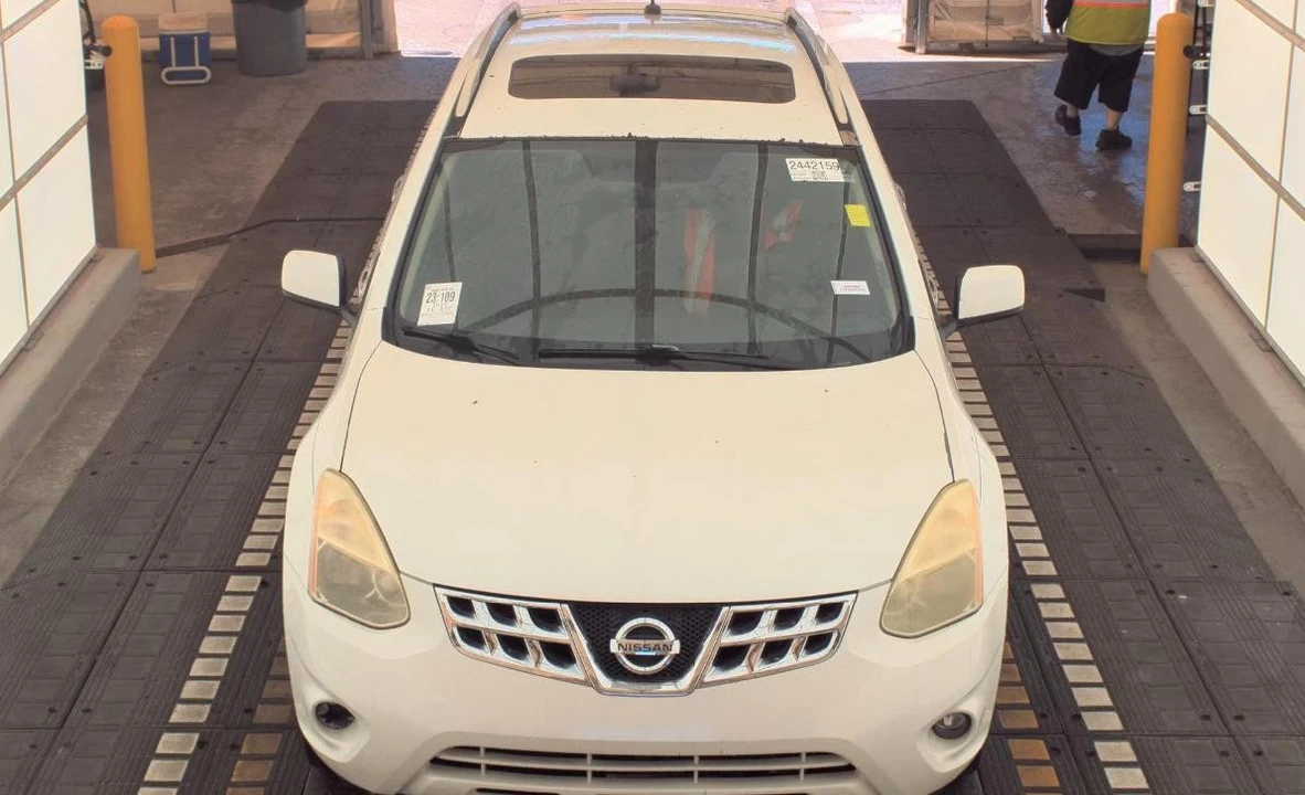 2011 Nissan Rogue - Image 2 of 14