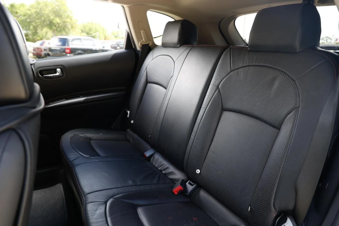 2011 Nissan Rogue - Image 8 of 21