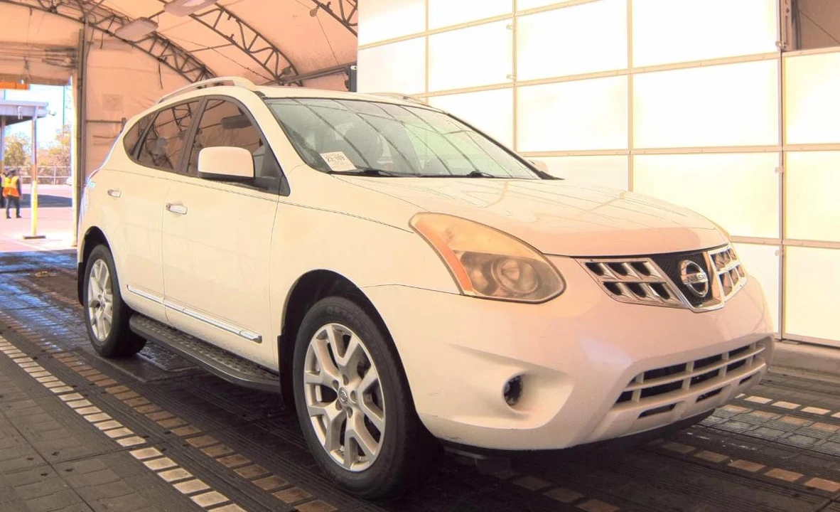 2011 Nissan Rogue - Image 3 of 14