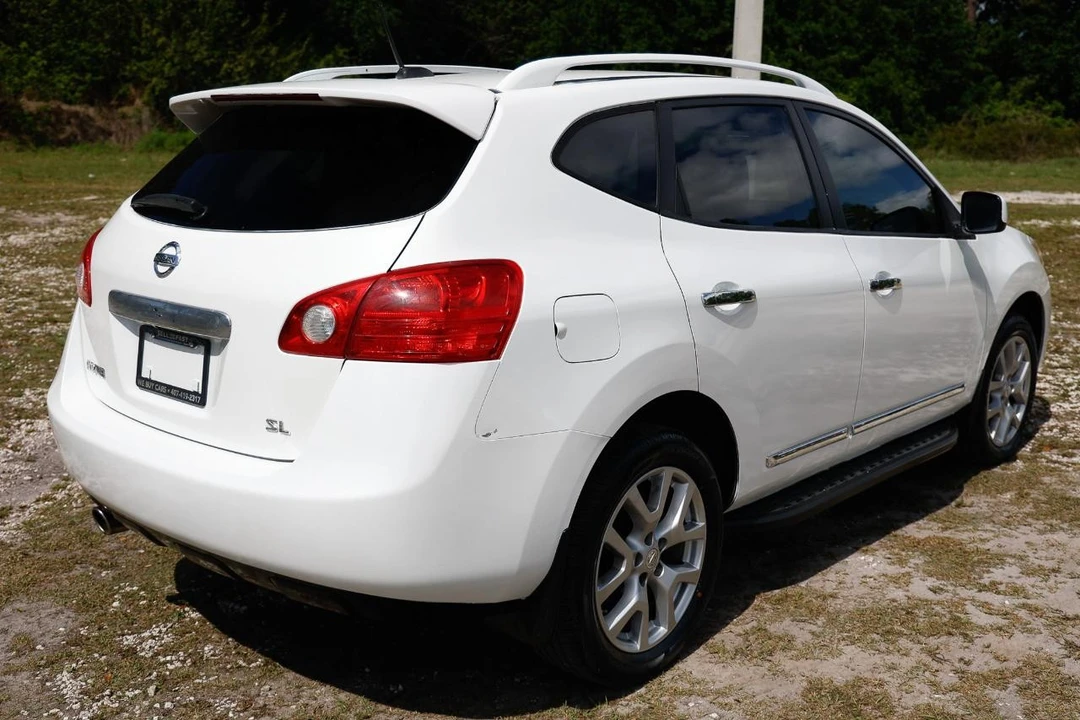 2011 Nissan Rogue - Image 11 of 21