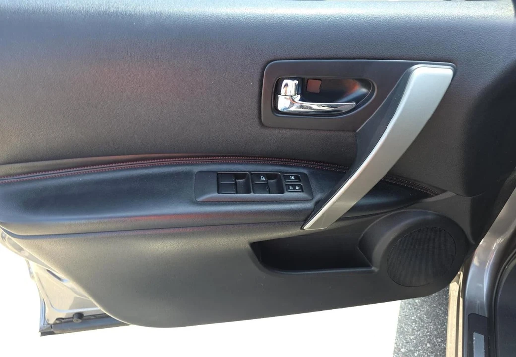 2011 Nissan Rogue - Image 10 of 14