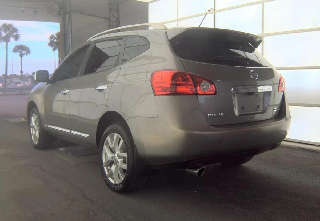 2011 Nissan Rogue - Image 6 of 14