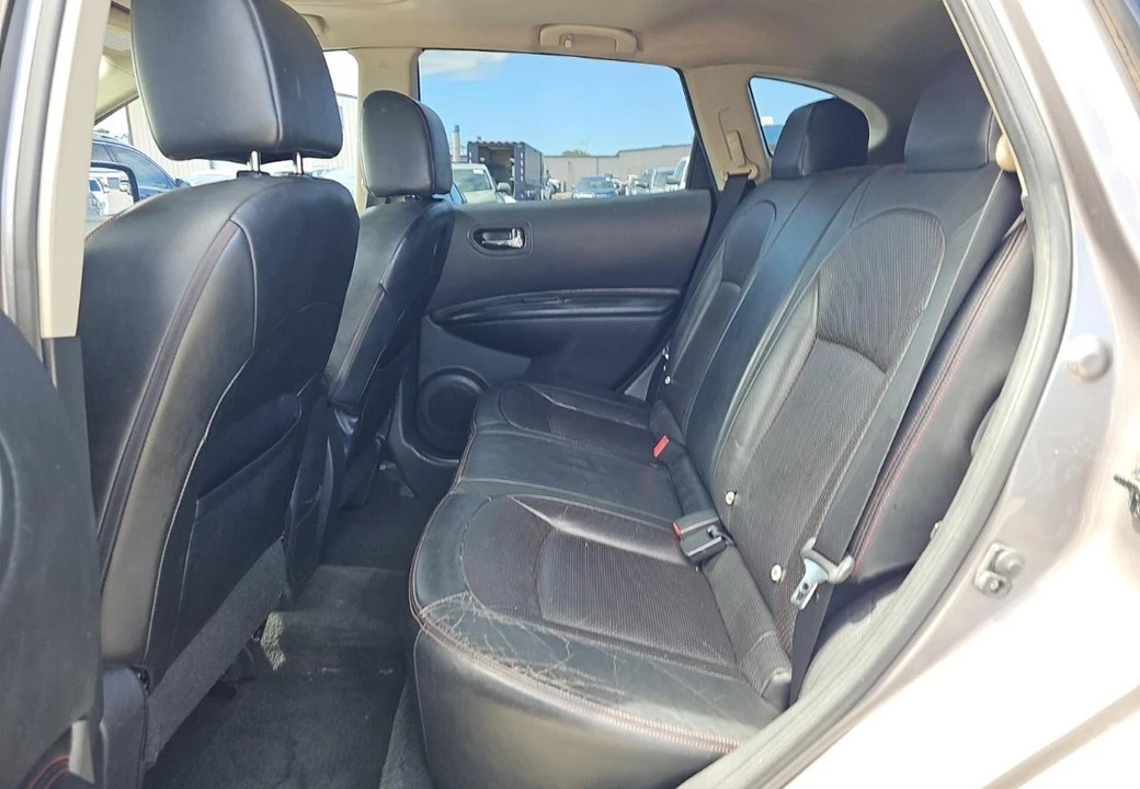 2011 Nissan Rogue - Image 12 of 14