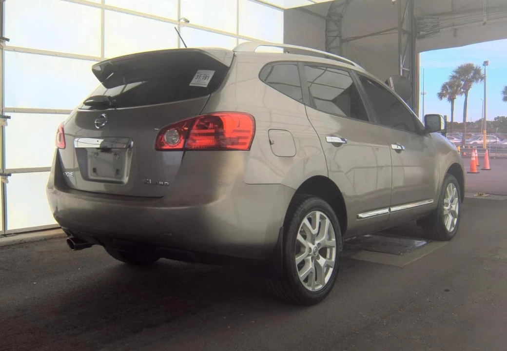 2011 Nissan Rogue - Image 4 of 14