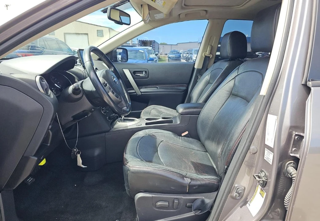 2011 Nissan Rogue - Image 8 of 14
