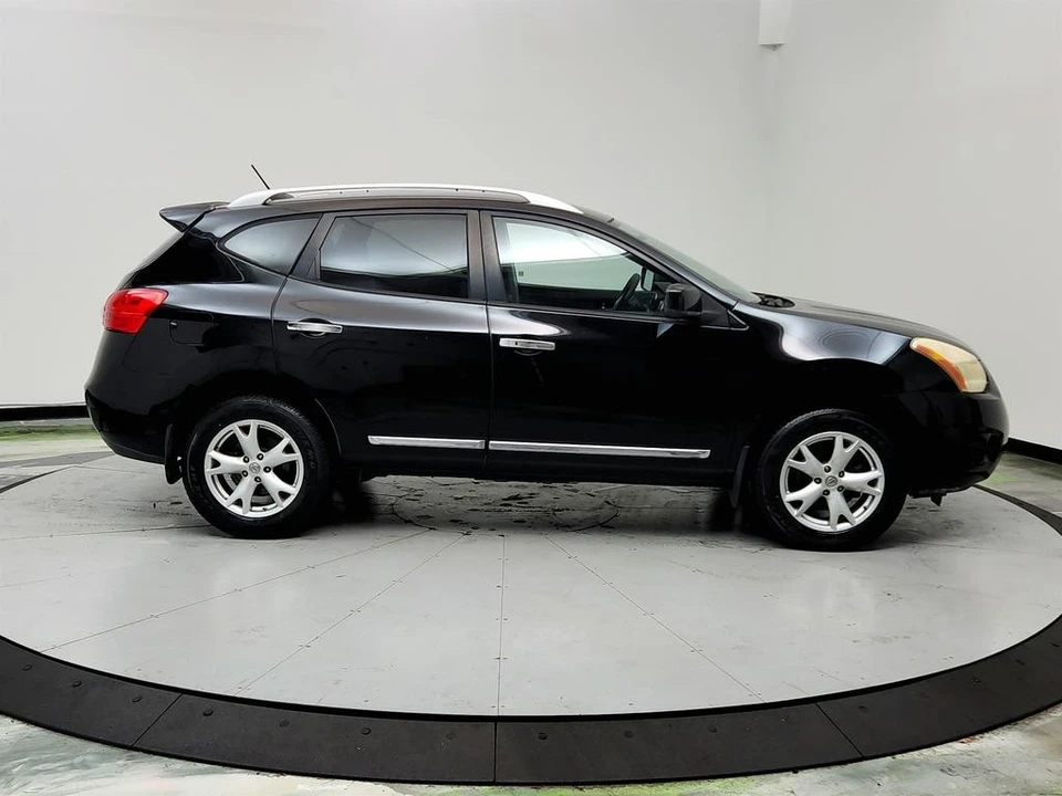 2011 Nissan Rogue - Image 4 of 12