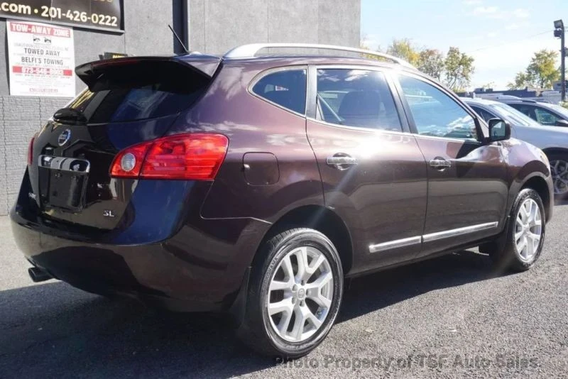 2011 Nissan Rogue - Image 7 of 12
