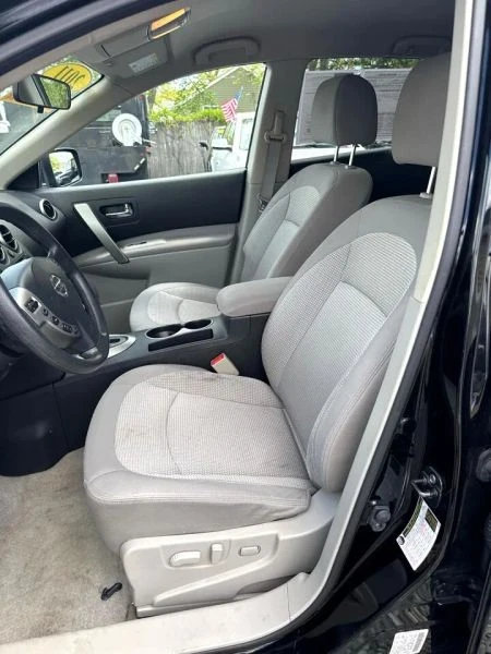 2011 Nissan Rogue - Image 9 of 12