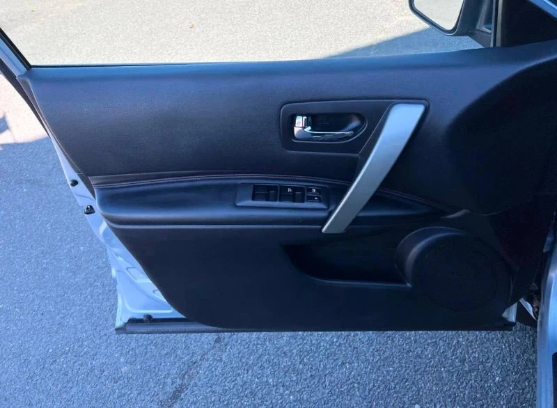 2011 Nissan Rogue - Image 3 of 12