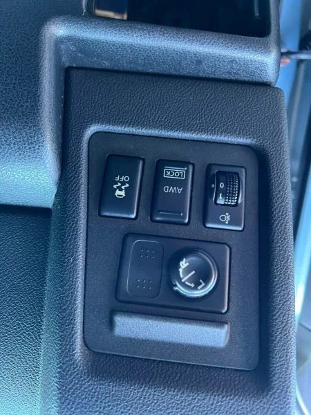 2011 Nissan Rogue - Image 10 of 12
