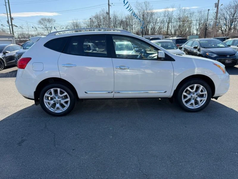 2011 Nissan Rogue - Image 11 of 12
