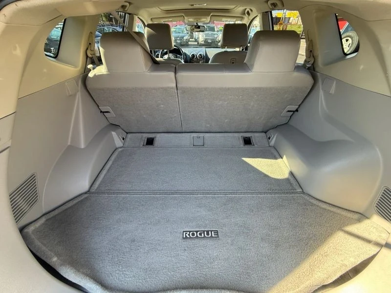 2011 Nissan Rogue - Image 9 of 12