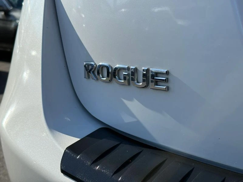 2011 Nissan Rogue - Image 7 of 12