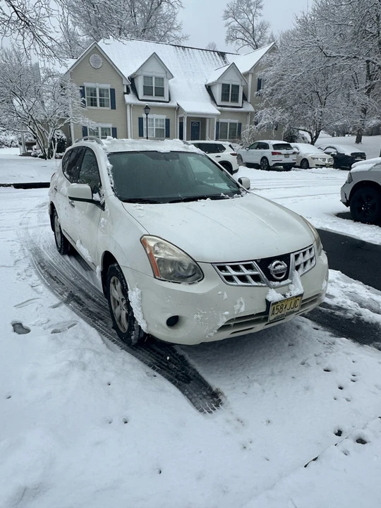 2011 Nissan Rogue - Image 4 of 21
