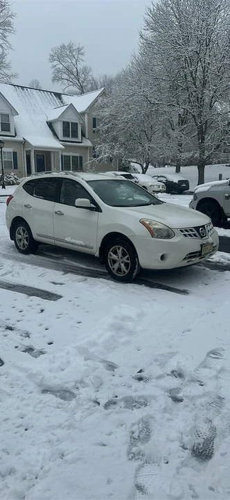 2011 Nissan Rogue - Image 6 of 21