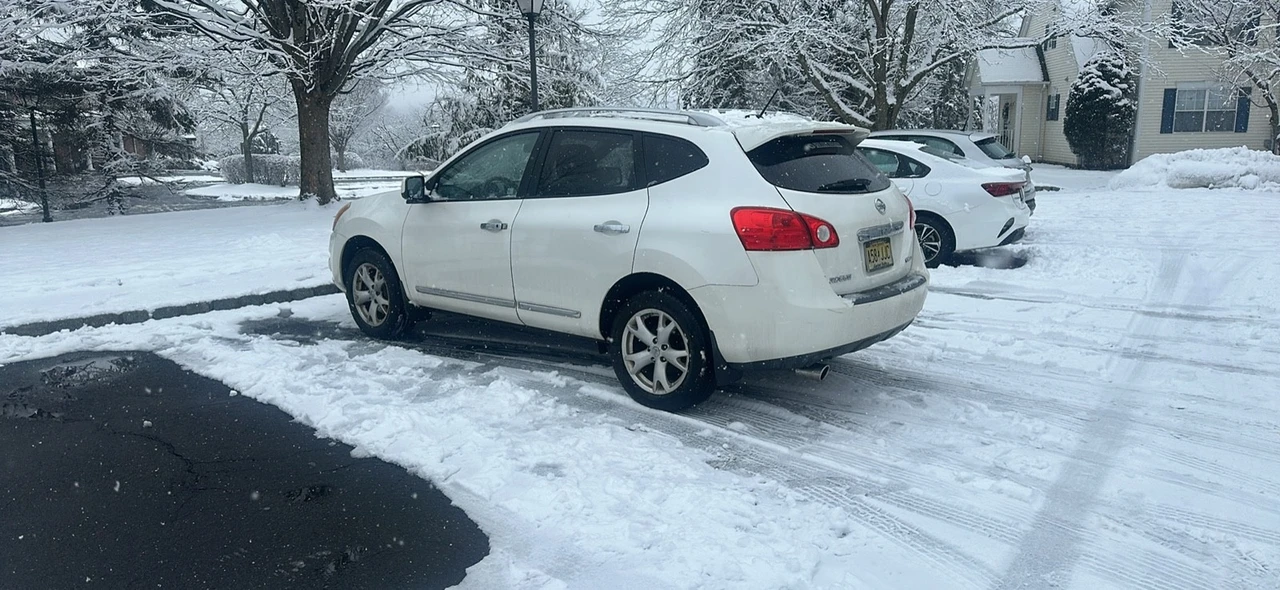 2011 Nissan Rogue - Image 9 of 21