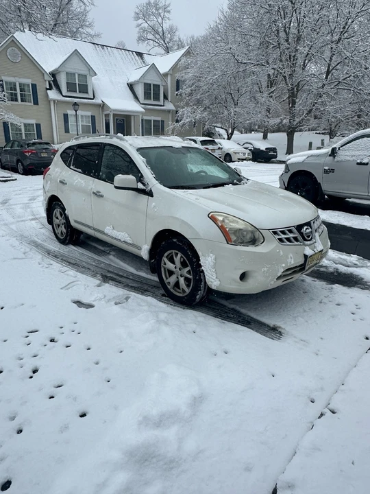 2011 Nissan Rogue - Image 5 of 21