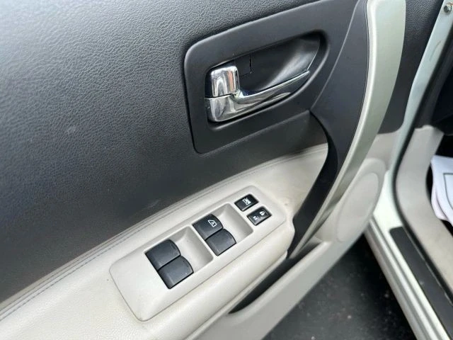 2011 Nissan Rogue - Image 10 of 21