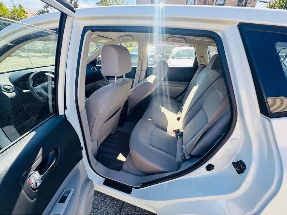 2011 Nissan Rogue - Image 14 of 18
