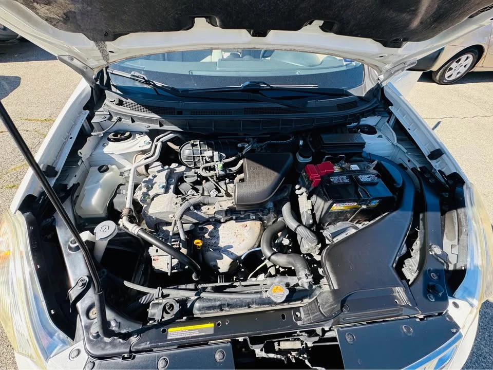 2011 Nissan Rogue - Image 16 of 18
