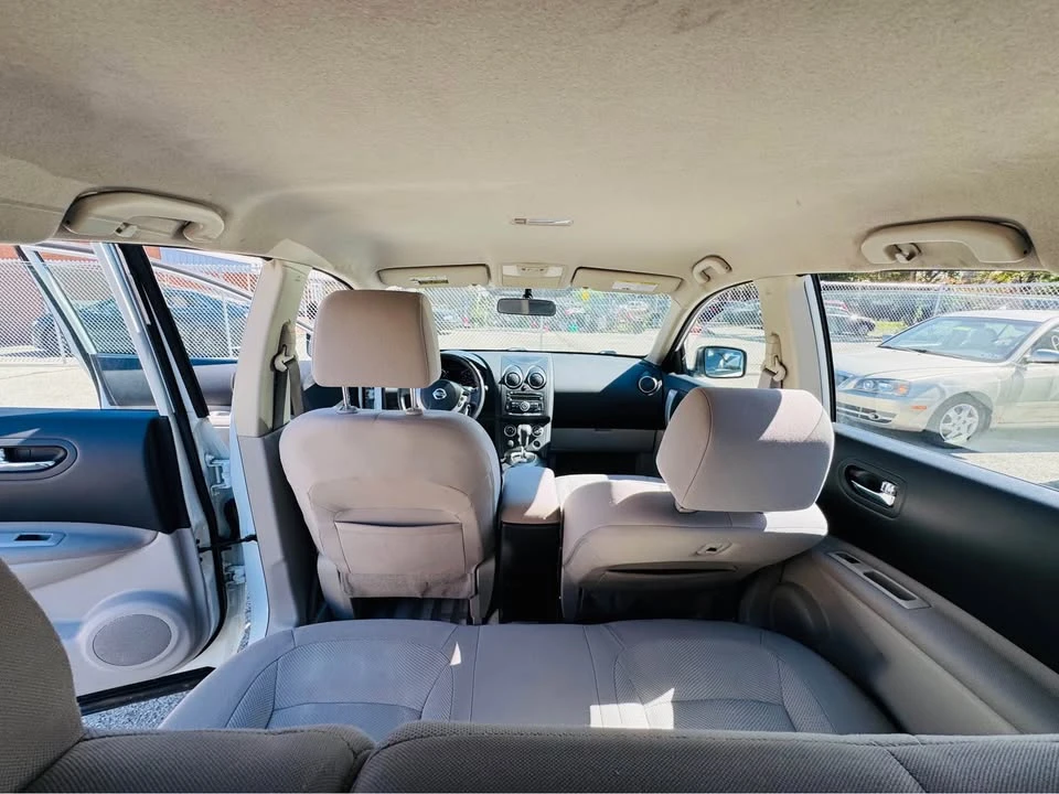 2011 Nissan Rogue - Image 10 of 18